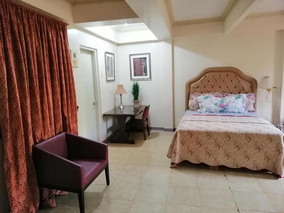 The Saint Joseph Residential Suites Lucena Buitenkant foto