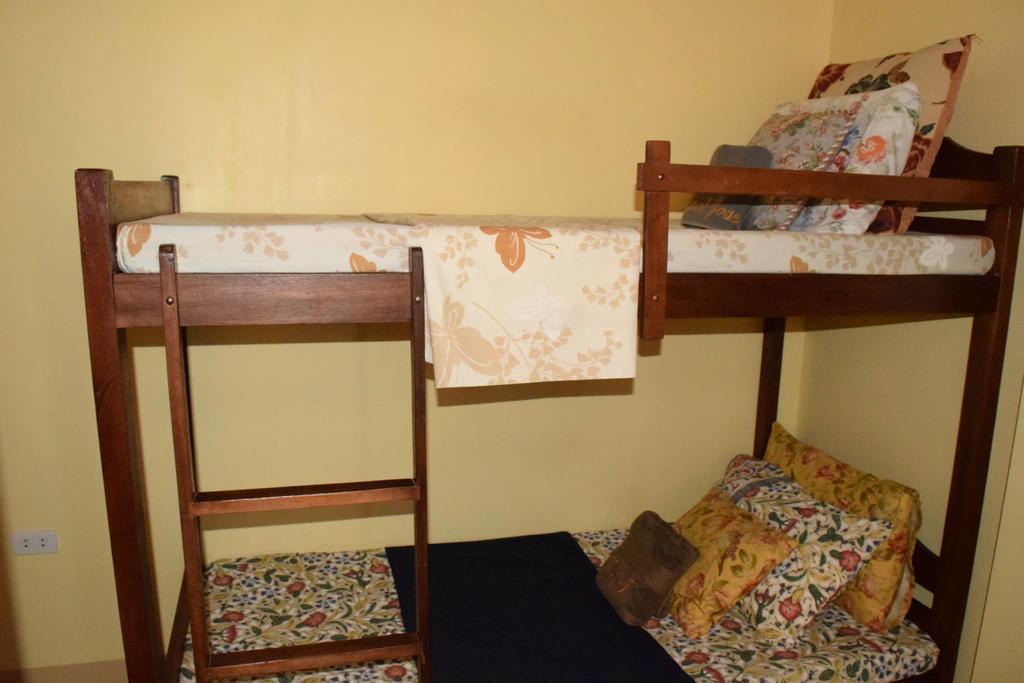 The Saint Joseph Residential Suites Lucena Kamer foto