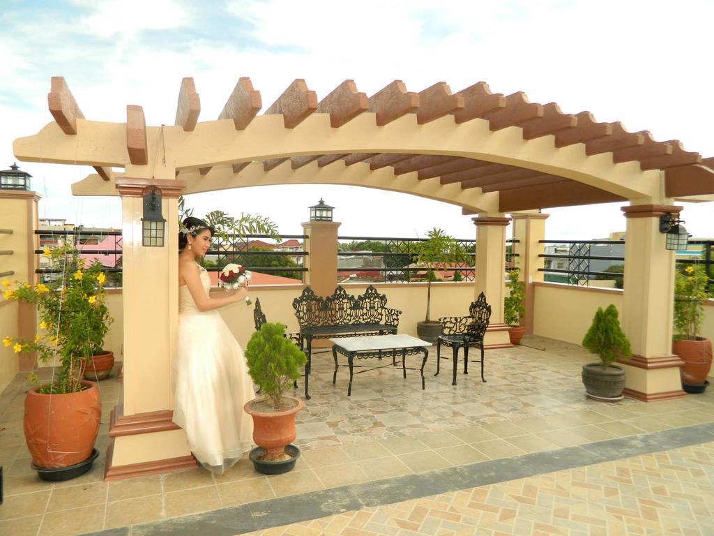 The Saint Joseph Residential Suites Lucena Kamer foto