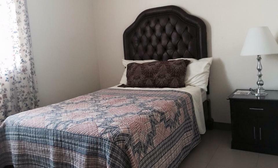 The Saint Joseph Residential Suites Lucena Buitenkant foto